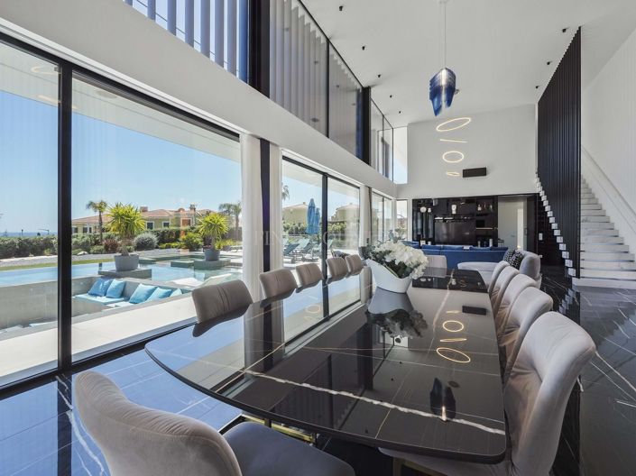 Image No.9-5 Bed Property for sale