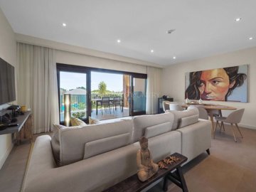 2104-357374-b952a8cbdbc2fd66601ce91bb265b9cce