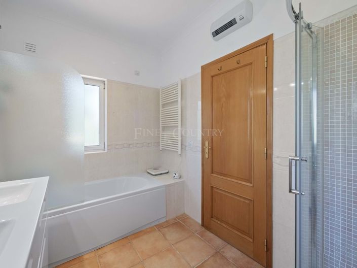 Image No.18-3 Bed Villa for sale