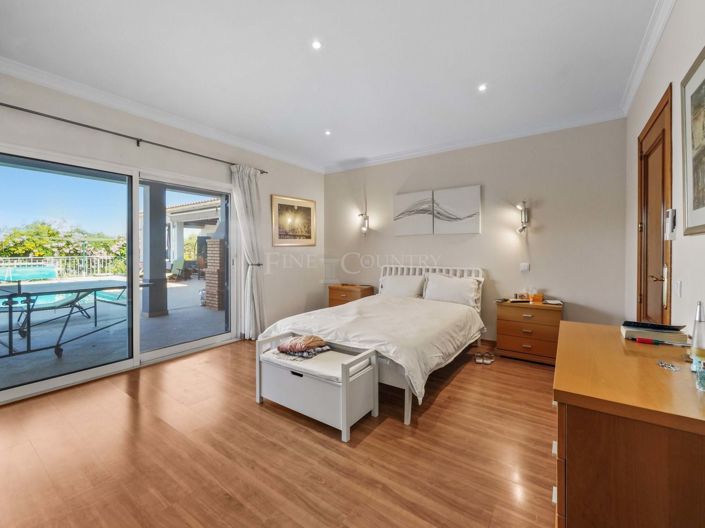 Image No.23-4 Bed Property for sale