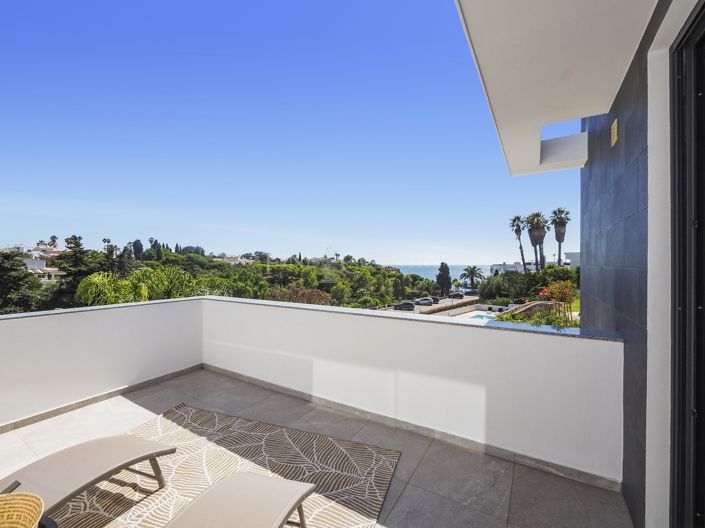 Image No.27-4 Bed Property for sale