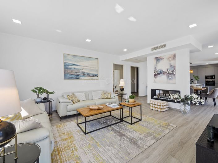 Image No.6-4 Bed Property for sale