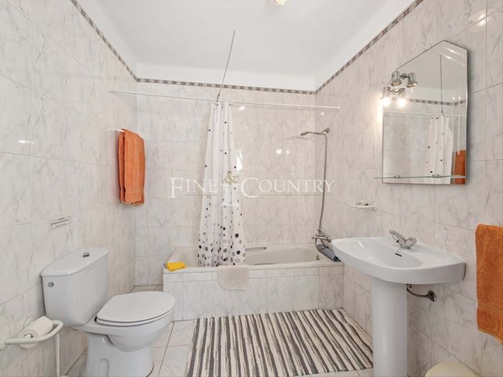 Image No.15-4 Bed Villa for sale