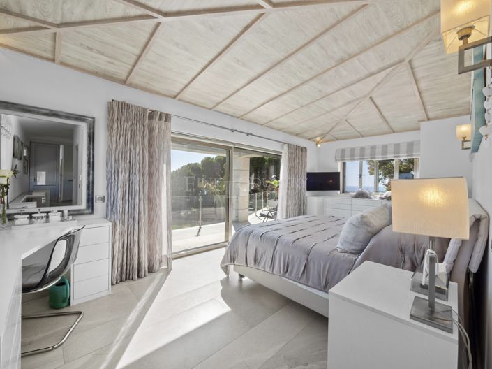 Image No.24-3 Bed Property for sale