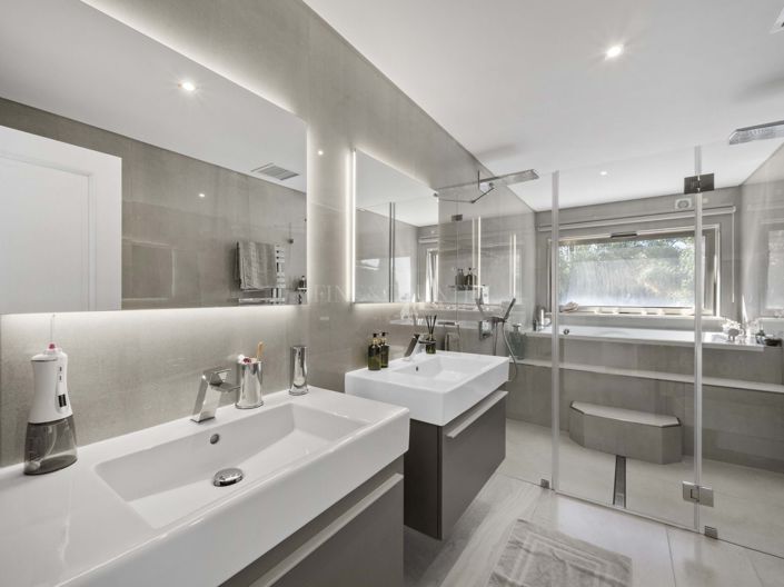 Image No.26-3 Bed Property for sale