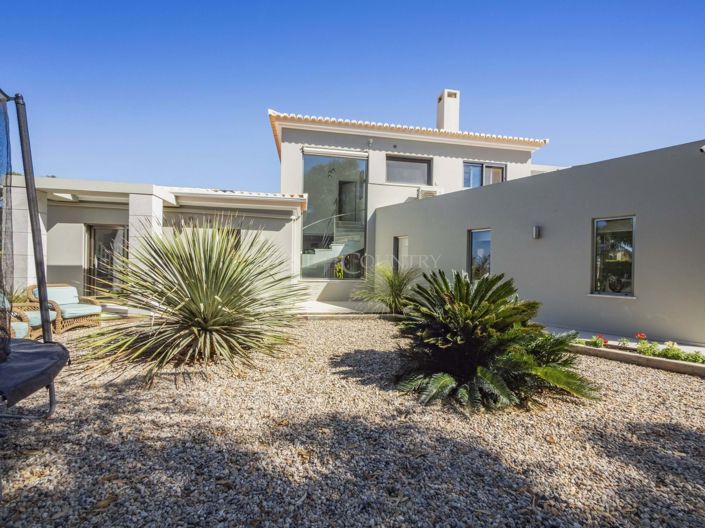 Image No.38-3 Bed Property for sale