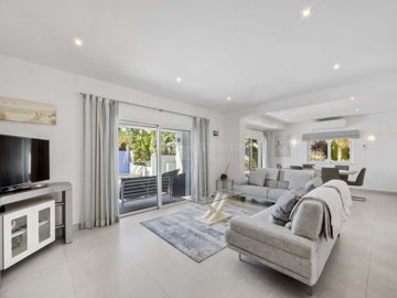 2104-360872-b952a8cbdbc2fd66601ce91bb265b9cce