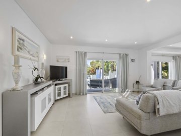 2104-360872-b952a8cbdbc2fd66601ce91bb265b9cce