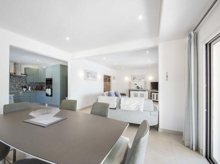 Image No.9-3 Bed Property for sale