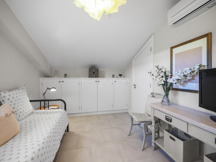 Image No.33-4 Bed Property for sale