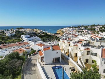 2104-363968-14d4e763c151089fe37f379b2f9be1ace