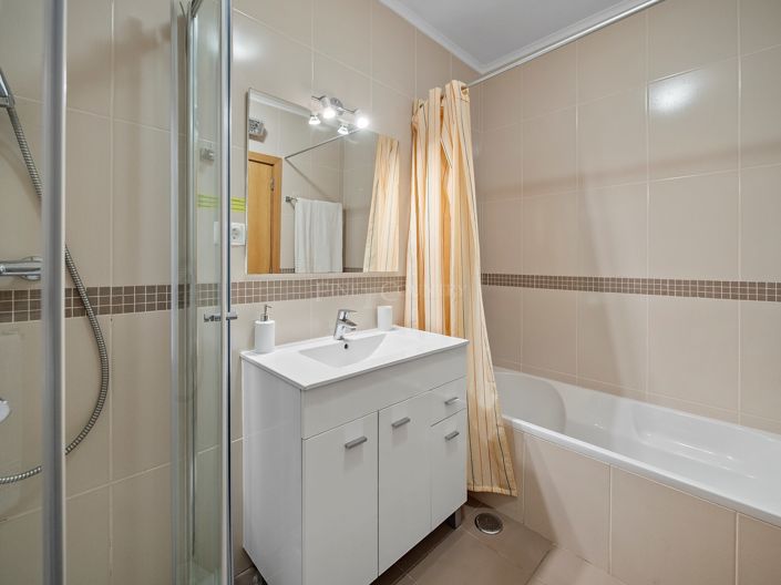 Image No.16-2 Bed Apartment for sale