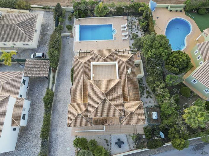 Image No.26-4 Bed Property for sale