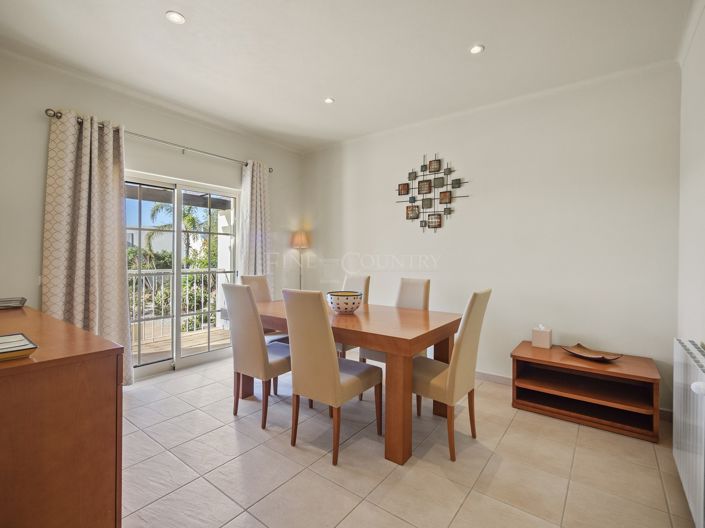 Image No.5-4 Bed Property for sale