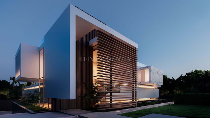 Image No.8-8 Bed Property for sale