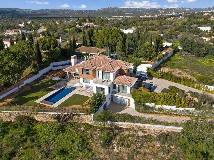 Image No.14-4 Bed Property for sale