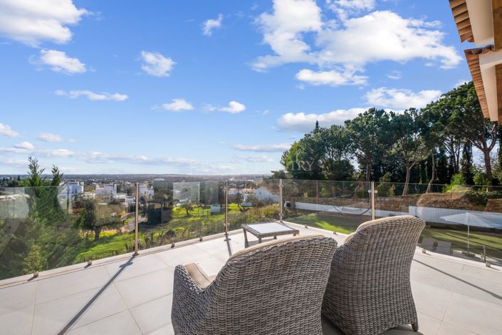 Image No.19-4 Bed Property for sale