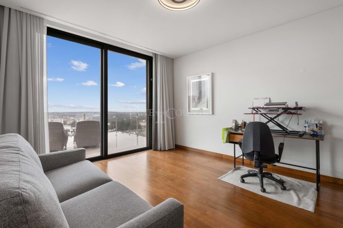 Image No.21-4 Bed Property for sale