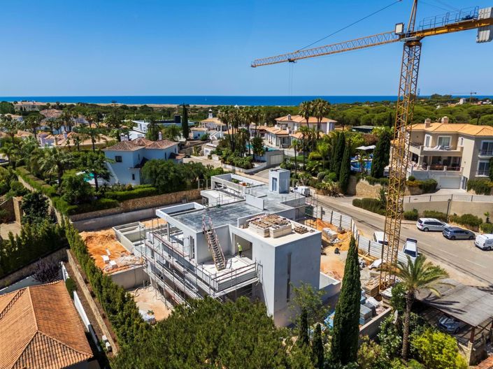 Image No.8-4 Bed Property for sale