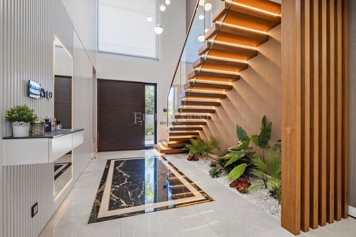 Image No.16-4 Bed Property for sale