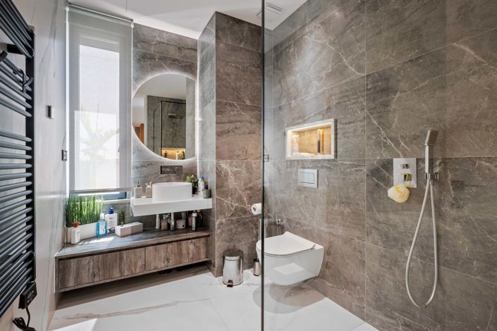 Image No.20-4 Bed Property for sale