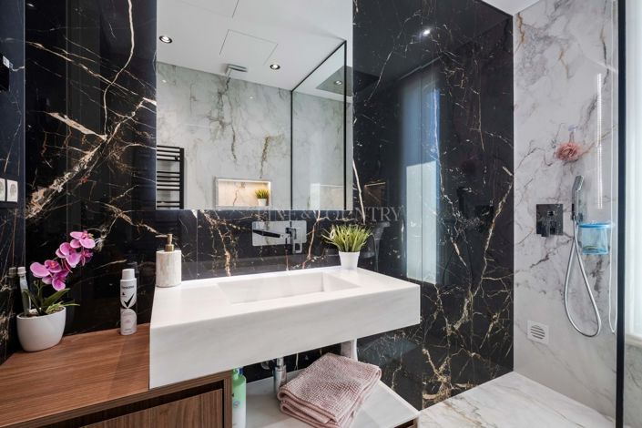 Image No.26-4 Bed Property for sale