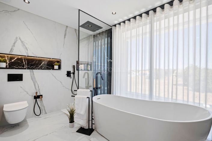 Image No.29-4 Bed Property for sale