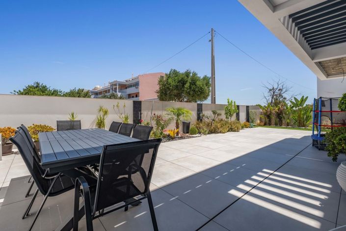 Image No.37-4 Bed Property for sale