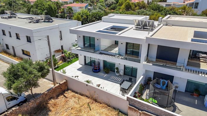 Image No.44-4 Bed Property for sale