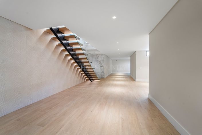 Image No.54-4 Bed Villa for sale