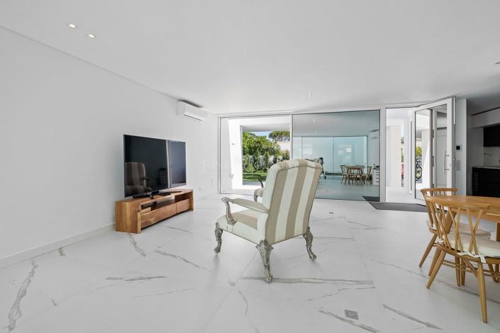 Image No.8-3 Bed Property for sale