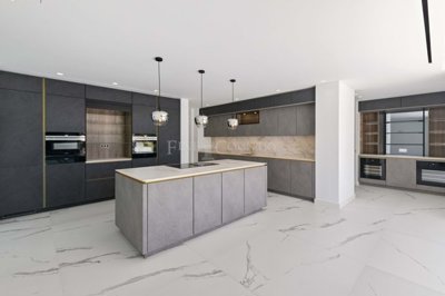 2104-353272-b952a8cbdbc2fd66601ce91bb265b9cce