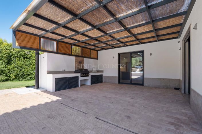 Image No.45-4 Bed Property for sale