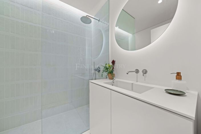 Image No.16-2 Bed Apartment for sale