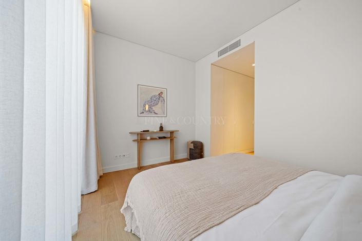 Image No.20-2 Bed Apartment for sale