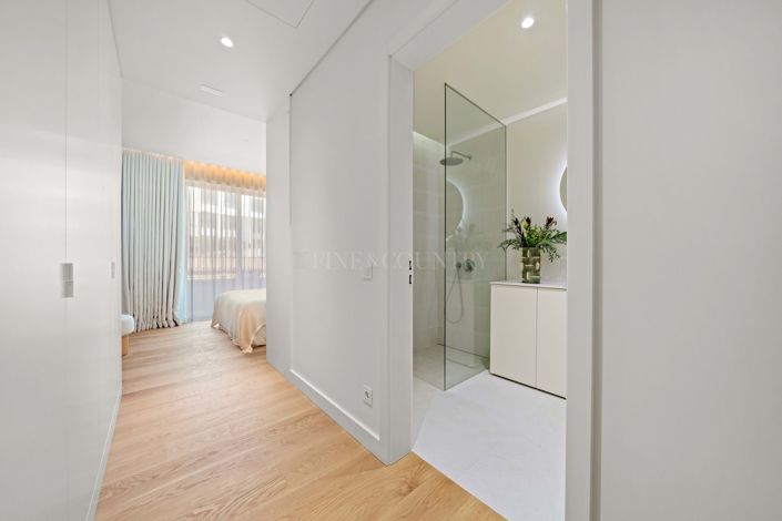 Image No.21-2 Bed Apartment for sale