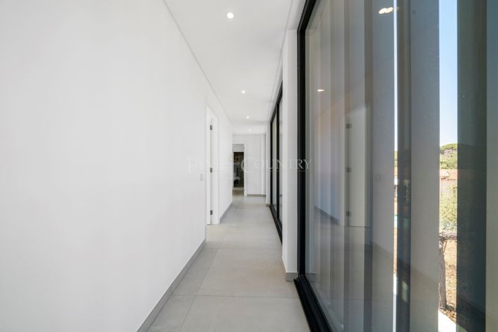 Image No.35-4 Bed Villa for sale