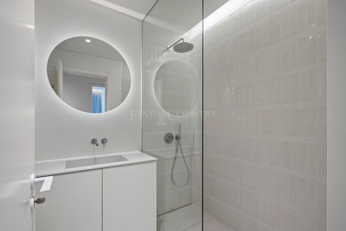 Image No.26-3 Bed Apartment for sale