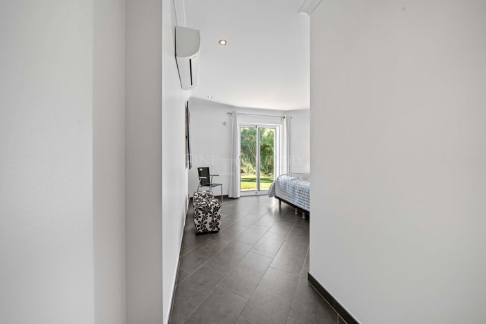 Image No.29-4 Bed Villa for sale