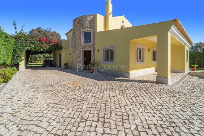 Image No.10-4 Bed Villa for sale