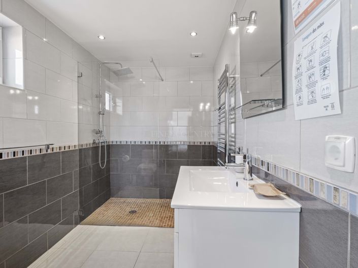 Image No.20-3 Bed Villa for sale