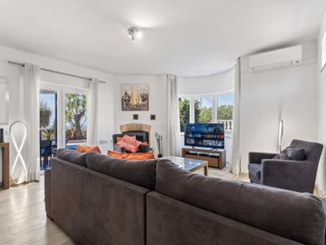 2104-358235-14d4e763c151089fe37f379b2f9be1ace