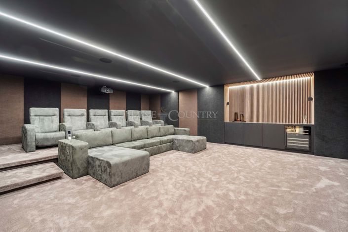 Image No.41-7 Bed Villa for sale