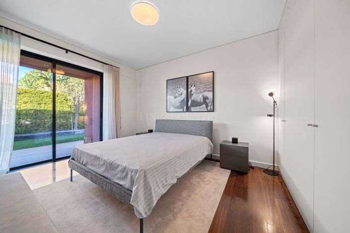 Image No.27-4 Bed Property for sale