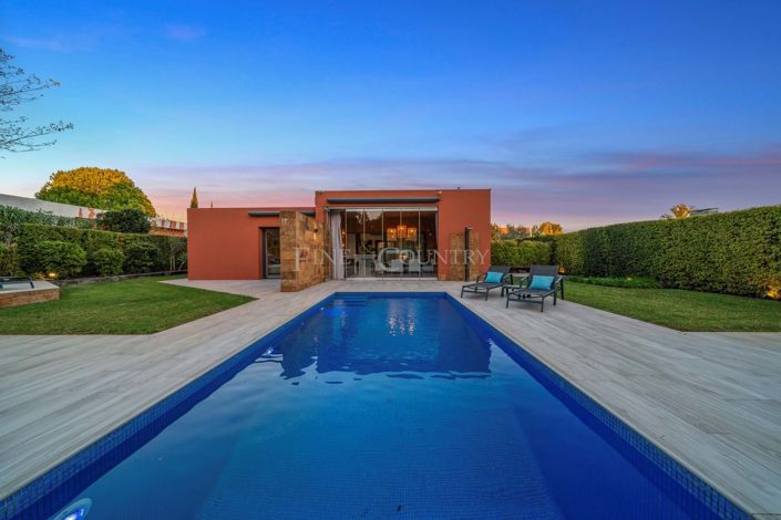 Image No.48-4 Bed Property for sale