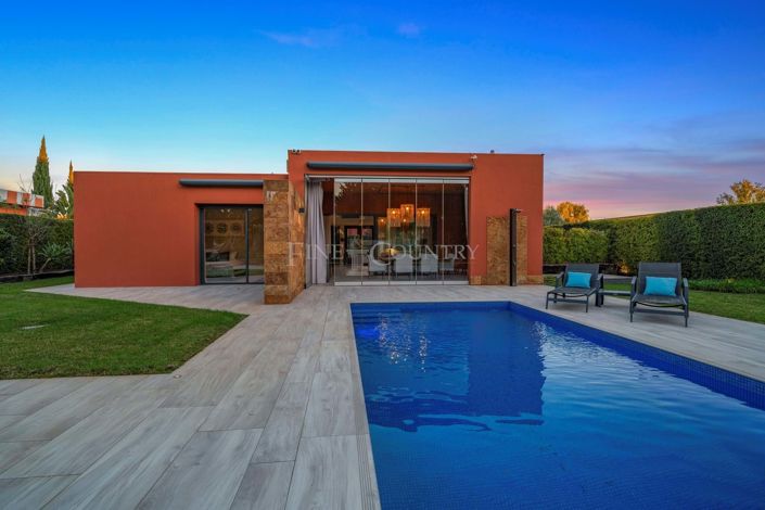 Image No.50-4 Bed Property for sale