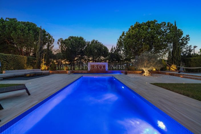 Image No.56-4 Bed Property for sale