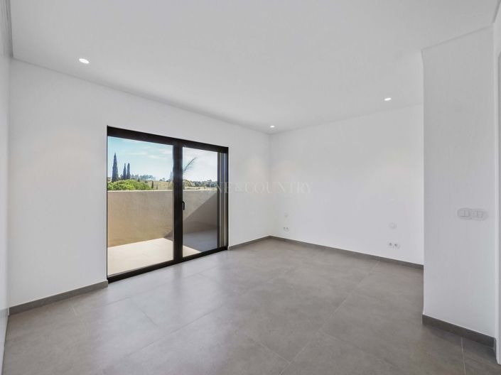 Image No.24-4 Bed Villa for sale