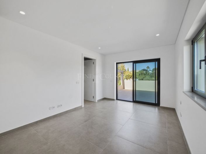 Image No.32-4 Bed Villa for sale