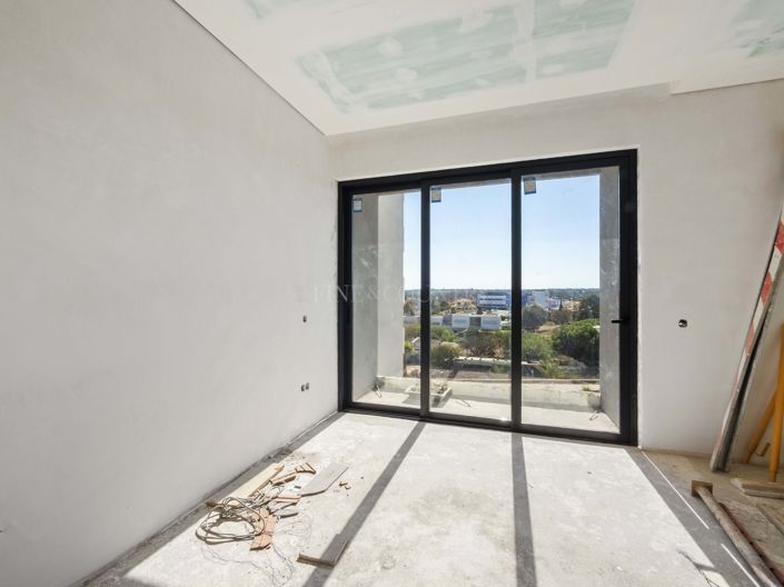 Image No.10-4 Bed Townhouse for sale